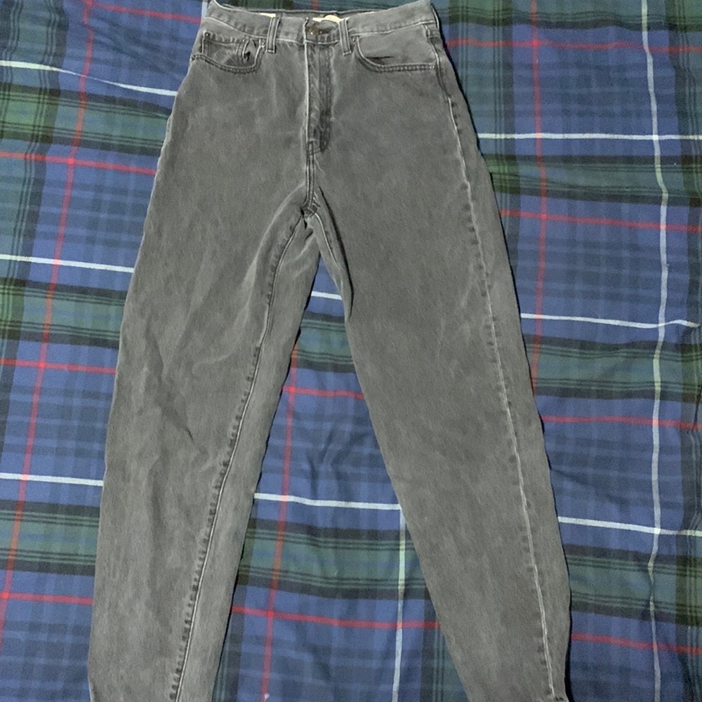 Black Levi denim mom jeans. High loose taper